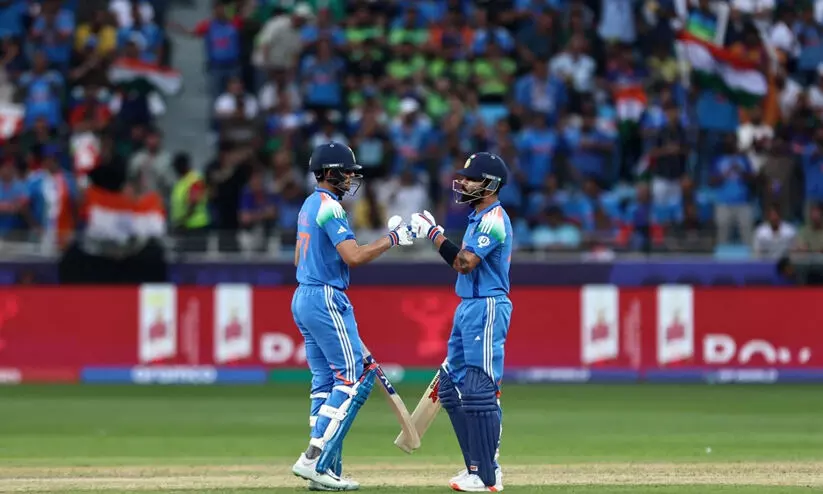 കോഹ്ലിക്ക് അർധ സെഞ്ച്വറി (53*); 46 റൺസെടുത്ത് ഗിൽ പുറത്ത്; ഇന്ത്യ മികച്ച നിലയിൽ