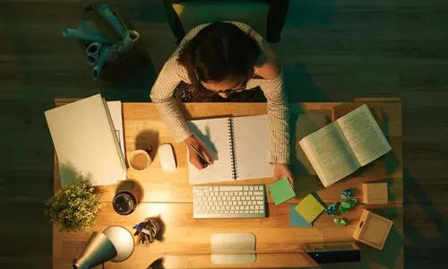 പ​രീ​ക്ഷക്കാ​ല​വും ഉ​ച്ച​ഭാ​ഷി​ണി​യും