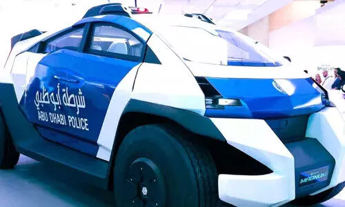 അബൂദബി പൊലീസിന്  ഡ്രൈവറില്ലാ വാഹനം