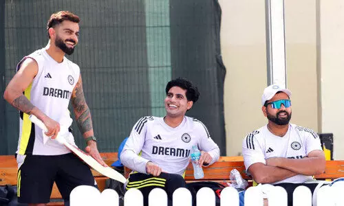 ഇ​ന്ത്യ-​പാ​ക്​ പോ​രാ​ട്ടം ഇ​ന്ന്​: സ്​​റ്റേ​ഡി​യ​ത്തി​ൽ ആ​വേ​ശം അ​ല​ത​ല്ലും