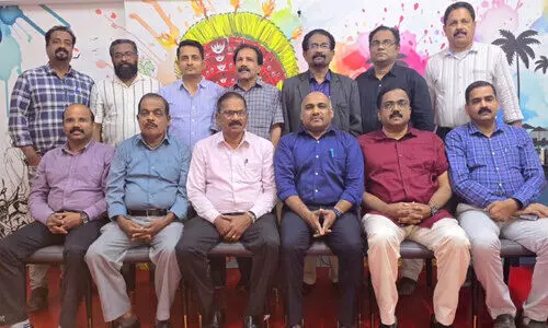 ക​ണ്ണൂ​ർ സ​ർ​ഗ​വേ​ദി എ​ക്സി​ക്യൂ​ട്ടി​വ് ആ​ൻ​ഡ് കോ​ർ ക​മ്മി​റ്റി അം​ഗ​ങ്ങ​ൾ അ​ധി​കാ​ര​മേ​റ്റു