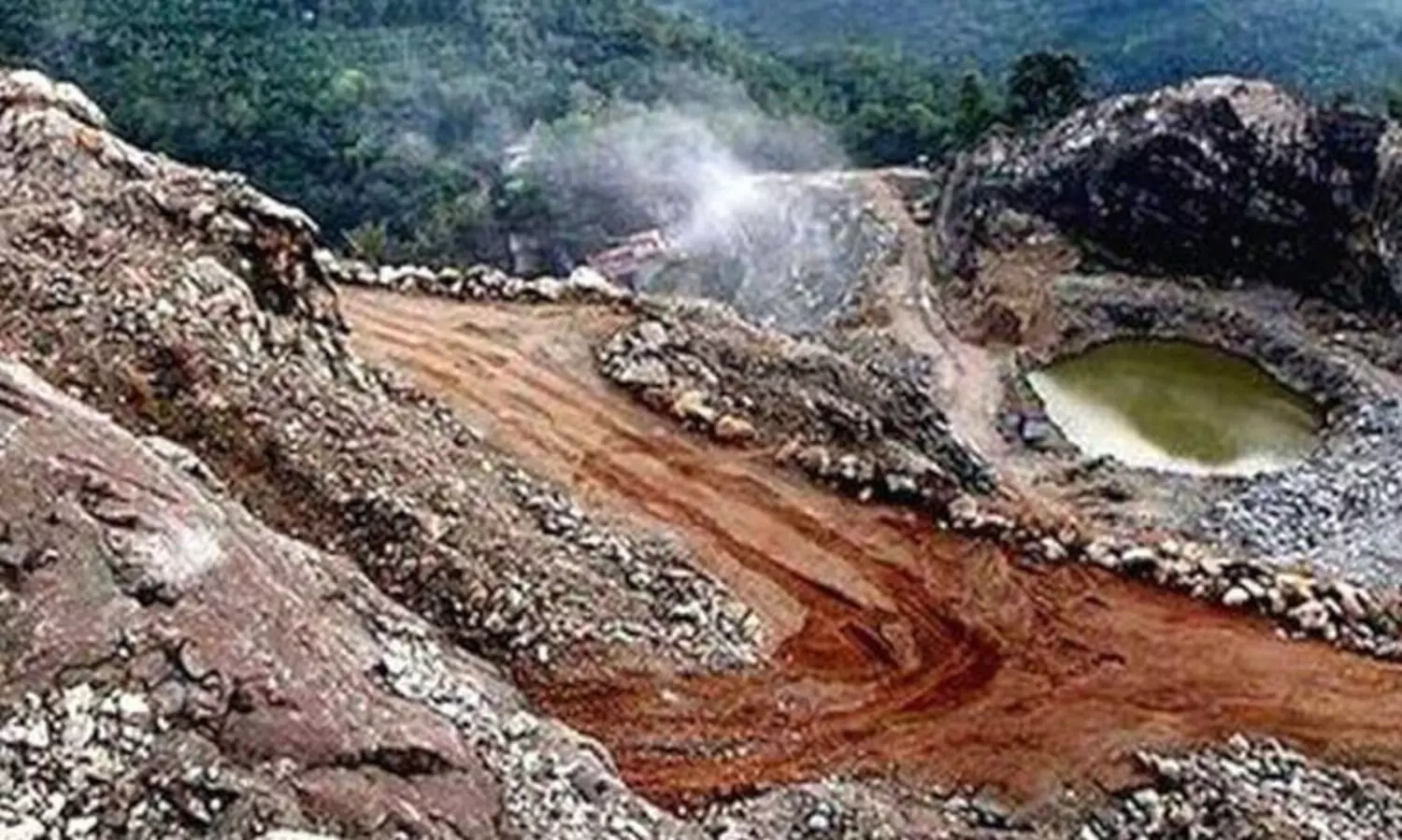 ഇടുക്കി താലൂക്കിൽ മൂന്നിടത്ത് അനധികൃത പാറഖനനം കണ്ടെത്തി