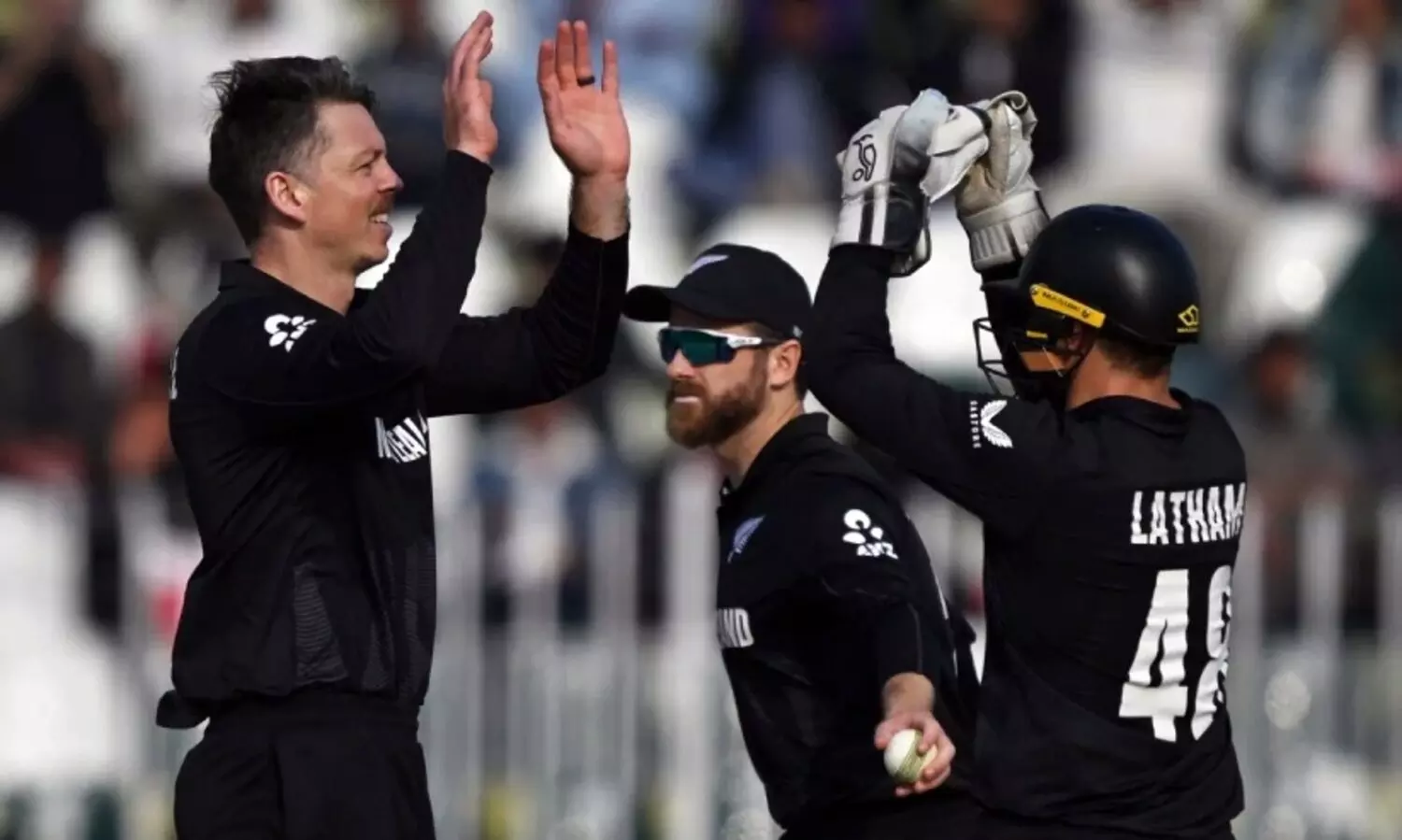 ബംഗ്ലാനിരയുടെ നടുവൊടിച്ച് ബ്രേസ്‌വെൽ, ഒറ്റയാൾ പോരാട്ടവുമായി ഷാന്‍റോ; കിവീസിന് ജയിക്കാൻ 237