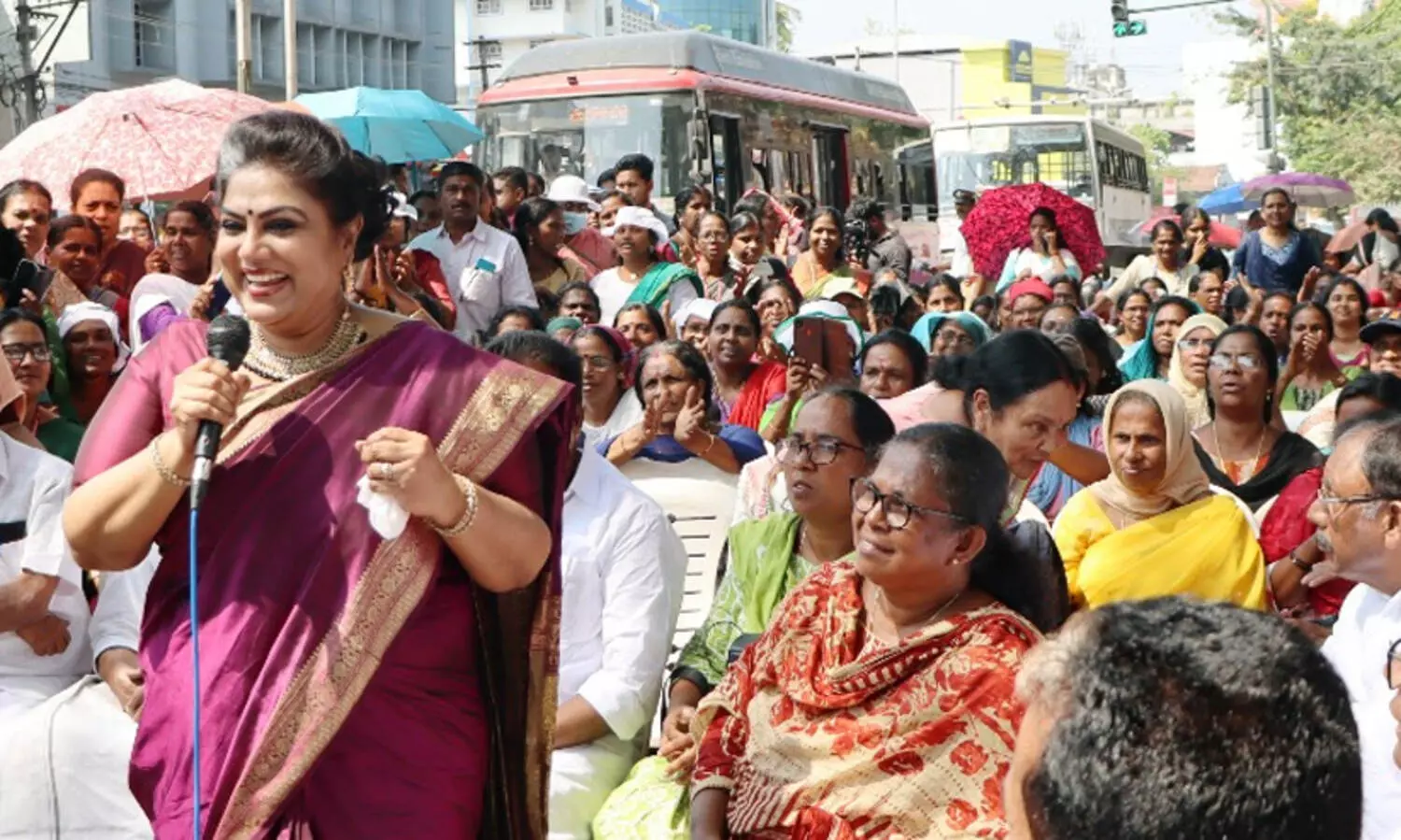 സമരം ചെയ്യുന്ന ആശാവർക്കർമാർക്ക് പിന്തുണയുമായി നടി രഞ്ജിനി