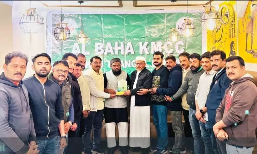 അഹമ്മദ് മദീനിക്ക് കെ.എം.സി.സി യാത്രയയപ്പ് നൽകി അഹമ്മദ് മദീനിക്ക് കെ.എം.സി.സി യാത്രയയപ്പ് നൽകി