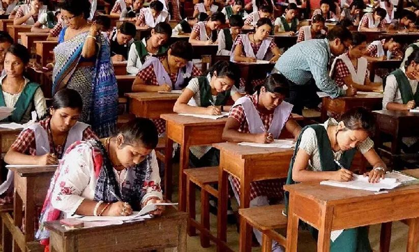 എസ്.എസ്.എൽ.സി സംസ്ഥാന ബോർഡ് വിദ്യാർഥികളുടെ യോഗ്യത മാർക്കിൽ ഇളവ് വേണമെന്ന് ആവശ്യം എസ്.എസ്.എൽ.സി സംസ്ഥാന ബോർഡ് വിദ്യാർഥികളുടെ യോഗ്യത മാർക്കിൽ ഇളവ് വേണമെന്ന് ആവശ്യം