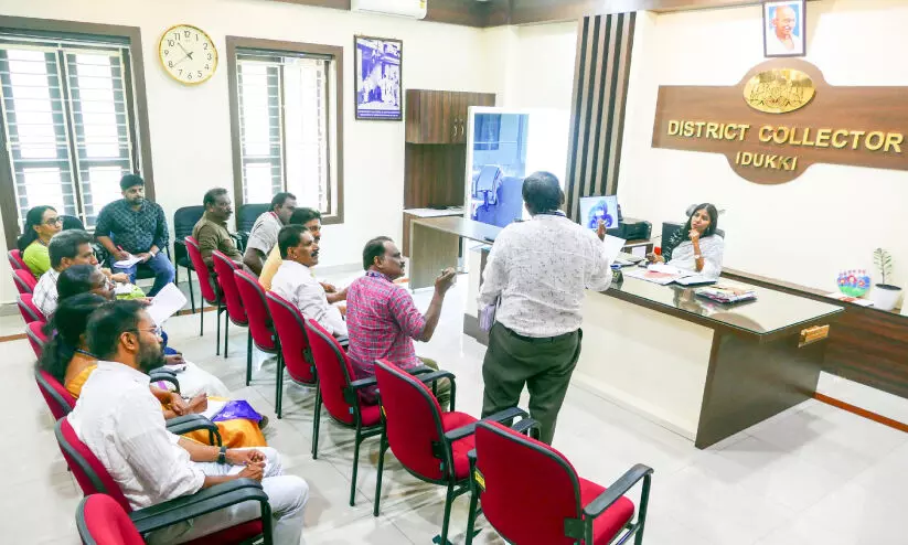 ഇടുക്കി നഴ്സിങ് കോളജ്; ഹോസ്റ്റലിനായി പാറേമാവ് ക്വാർട്ടേഴ്സ് നൽകും ഇടുക്കി നഴ്സിങ് കോളജ്; ഹോസ്റ്റലിനായി പാറേമാവ് ക്വാർട്ടേഴ്സ് നൽകും