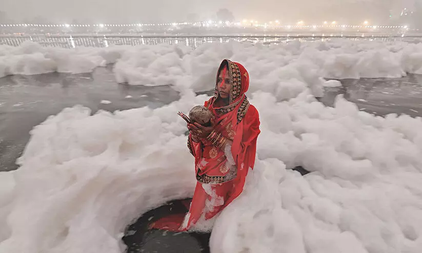 യമുന മലിനീകരണത്തിന്റെ ഭീകരത വെളിവാക്കുന്ന ചിത്രങ്ങൾ പകർത്തിയ ഫോട്ടോഗ്രാഫർക്ക് അംഗീകാരം