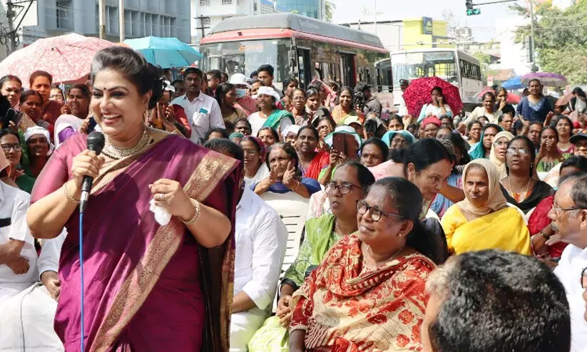 സമരം ചെയ്യുന്ന ആശാവർക്കർമാർക്ക് പിന്തുണയുമായി നടി രഞ്ജിനി