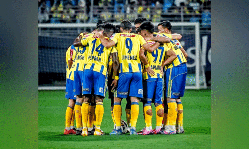 ഓ​ഫാ​യി മ​ഞ്ഞ ബ​ൾ​ബ്; തോ​റ്റു​തോ​റ്റ് പ്ലേ ​ഓ​ഫ് പ്ര​തീ​ക്ഷ​ക​ൾ അ​സ്ത​മി​ച്ച് ബ്ലാ​സ്റ്റേ​ഴ്സ്