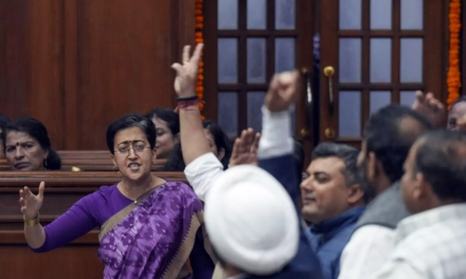 നിയമസഭയിലെ പ്രതിഷേധം: അതിഷി ഉൾപ്പെടെ 21 ആപ് എം.എൽ.എമാർക്ക് സസ്പെൻഷൻ