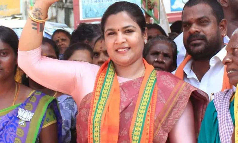 ബി.ജെ.പി തമിഴ്നാട് സംസ്ഥാന സെക്രട്ടറി നടി രഞ്ജന രാജിവെച്ചു; ഹിന്ദി അടിച്ചേൽപ്പിക്കുന്നതിനെതിരെ പാർട്ടിയിൽ പൊട്ടിത്തെറി