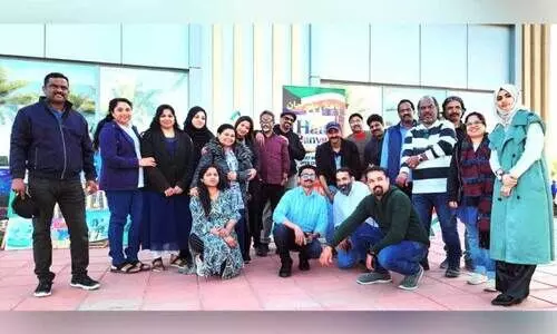 കു​വൈ​ത്ത് ട​വ​റി​നെ വ​ര​ക​ളി​ൽ പ​ട​ർ​ത്തി​ഹ​ലാ കാ​ൻ​വാ​സ്