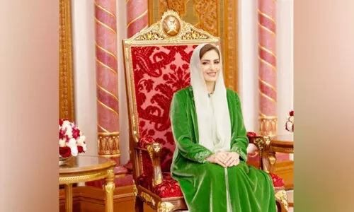 ഒ​മാ​നി അ​ധ്യാ​പ​ക​ ദി​ന​ത്തി​ൽ ആ​ശം​സ​യു​മാ​യി പ്ര​ഥ​മ​ വ​നി​ത