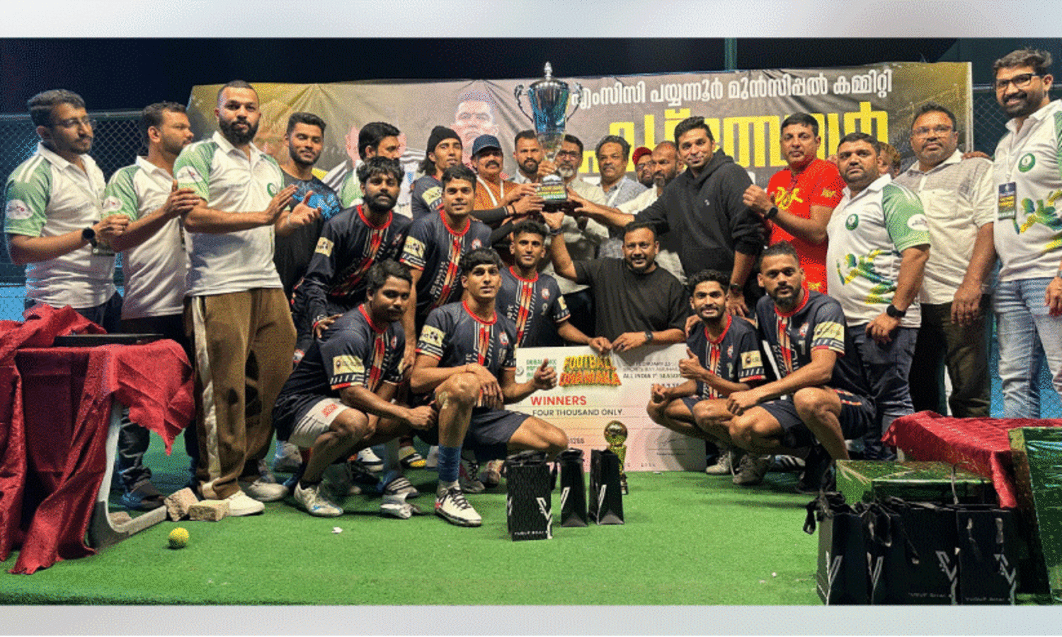 ഫു​ട്ബാ​ൾ ധ​മാ​ക്ക സീ​സ​ൺ 2: സി.​എ​സ്‌.​എ​സ്‌.​എ​ഫ്.​സി ദു​ബൈ ചാ​മ്പ്യ​ന്മാ​ർ