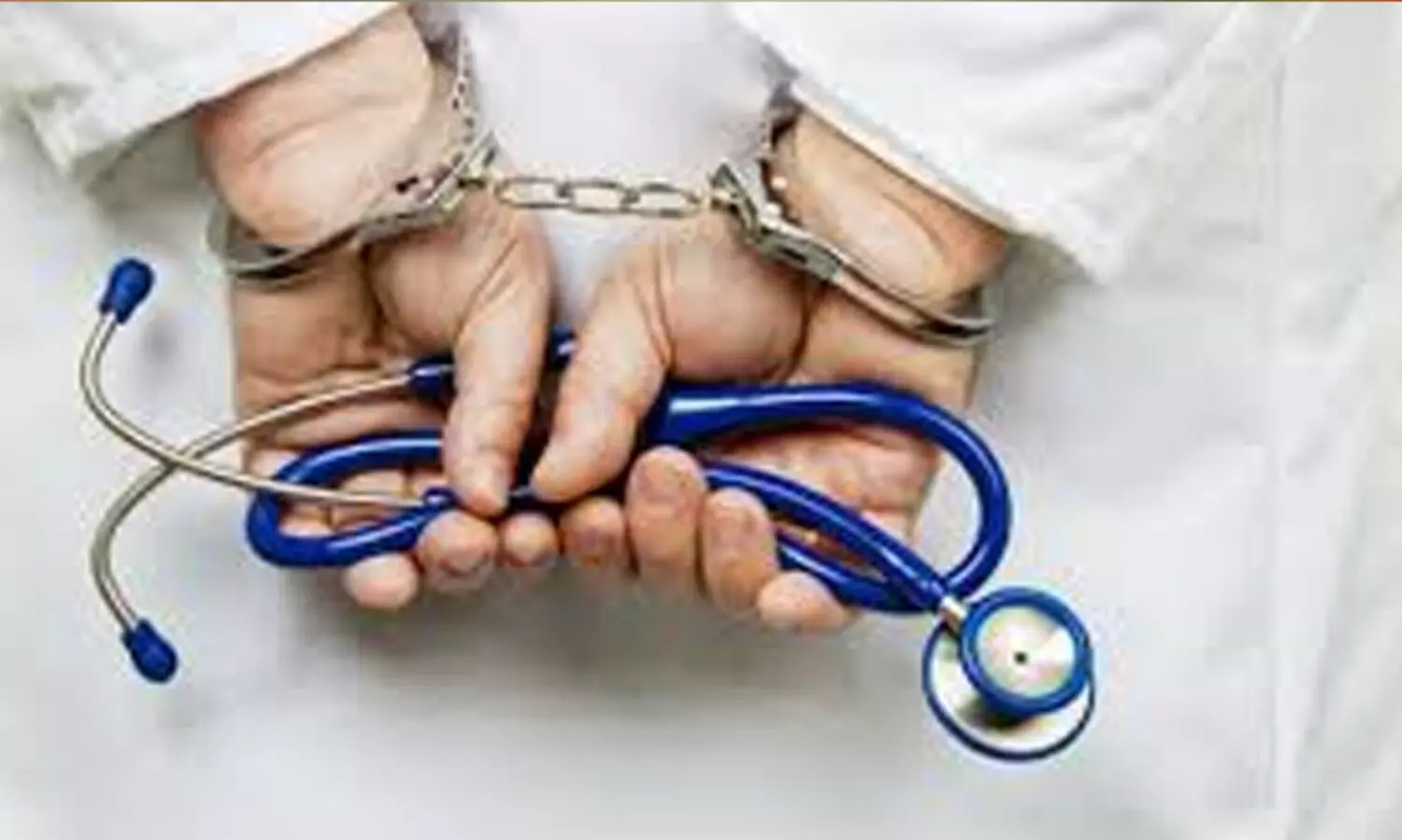 പ്ര​സ​വ ശ​സ്ത്ര​ക്രി​യ ക​ഴി​ഞ്ഞ യു​വ​തി​യു​ടെ വ​യ​റ്റി​ൽ മോ​പ്പും പ​ഞ്ഞി​യും മ​റ​ന്നു