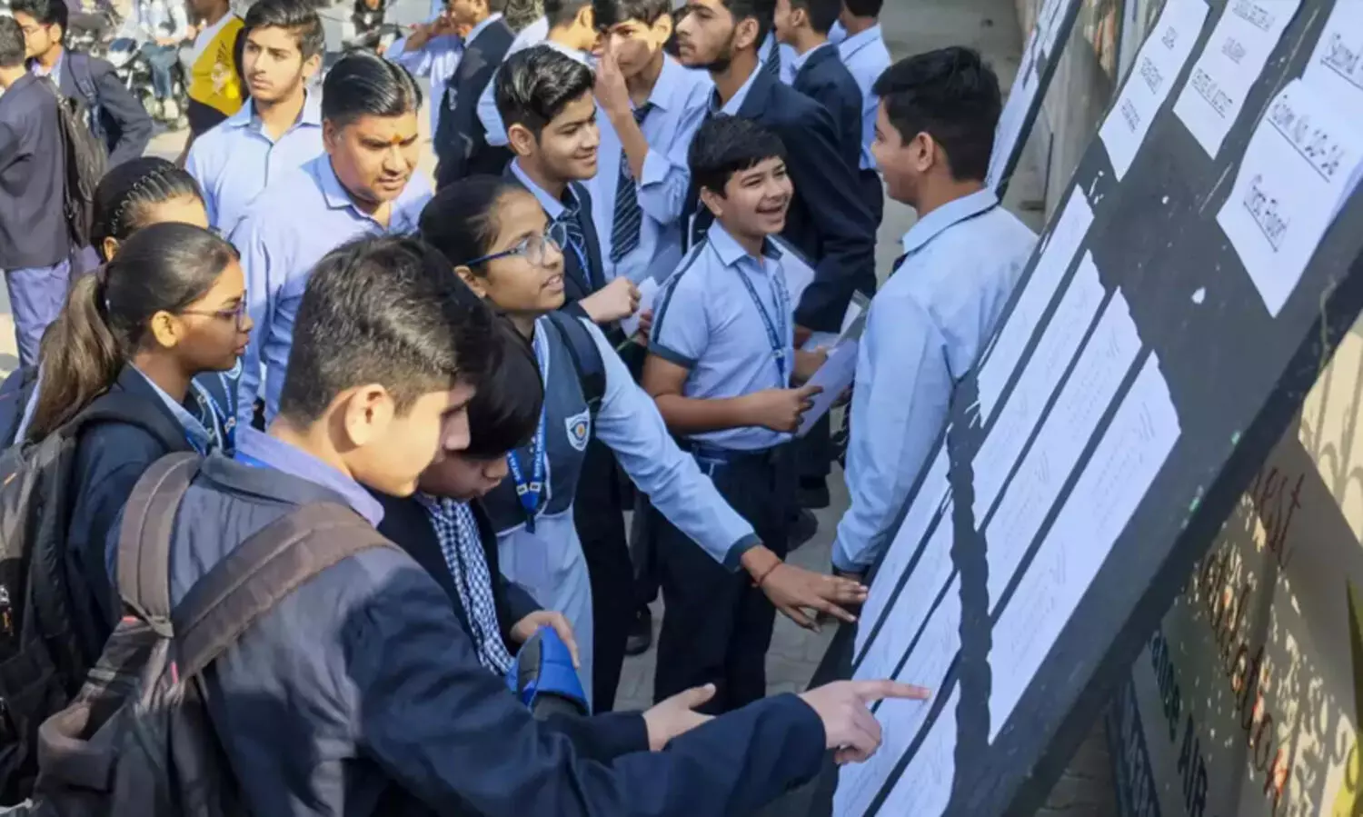 പത്താംക്ലാസ് പരീക്ഷ വർഷത്തിൽ രണ്ടുതവണയെഴുതാം; സി.ബി.എസ്.ഇ കരട് മാർഗരേഖ പ്രസിദ്ധീകരിച്ചു