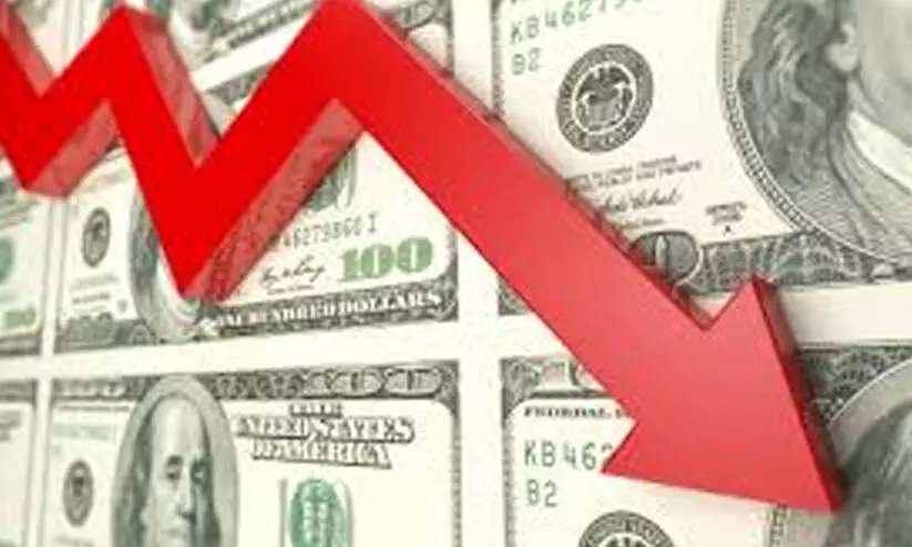 ഡോളറിനെതിരെ 51 പൈസ ഇടിഞ്ഞ് രൂപ ഡോളറിനെതിരെ 51 പൈസ ഇടിഞ്ഞ് രൂപ