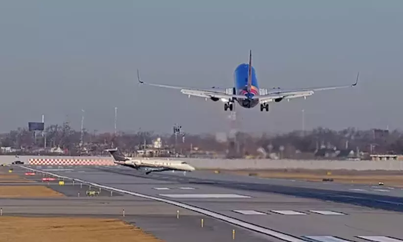 ചിക്കാഗോ വിമാനത്താവളത്തിൽ വിമാനങ്ങളുടെ കൂട്ടിയിടി ഒഴിവായത് തലനാരിഴക്ക്; ഞെട്ടിക്കും ദൃശ്യം പുറത്ത് -വിഡിയോ