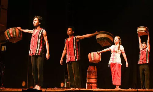 മ​ണ്ണ് ന​ഷ്ട​മാ​കു​ന്ന​വ​ന്റെ വേ​ദ​ന പ​ങ്കു​വെ​ച്ച് മ​ണി​പ്പൂ​ർ നാ​ട​കം ‘യെ​ൽ​ഹൗ​മി ഗി ​ഖൊ​ലാ​വു’