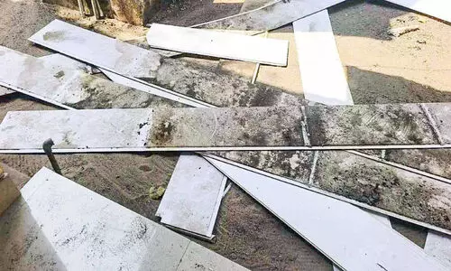 ലേബർ ഓഫിസ് കെട്ടിട മേൽക്കൂര തകർന്നുവീണു; ലേബർ ഓഫിസർക്ക് പരിക്ക്