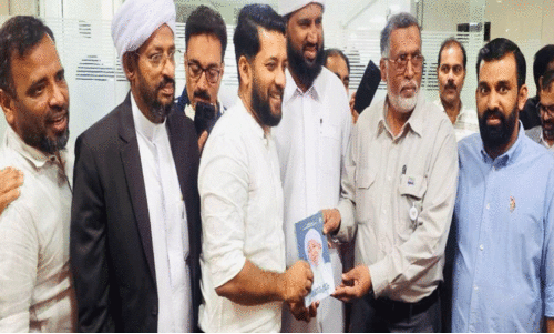 ഐ.​സി.​എ​ഫ് ഭാ​ര​വാ​ഹി​ക​ൾ ഷാ​ഫി പ​റ​മ്പി​ൽ എം.​പി​യെ സ​ന്ദ​ർ​ശി​ച്ചു