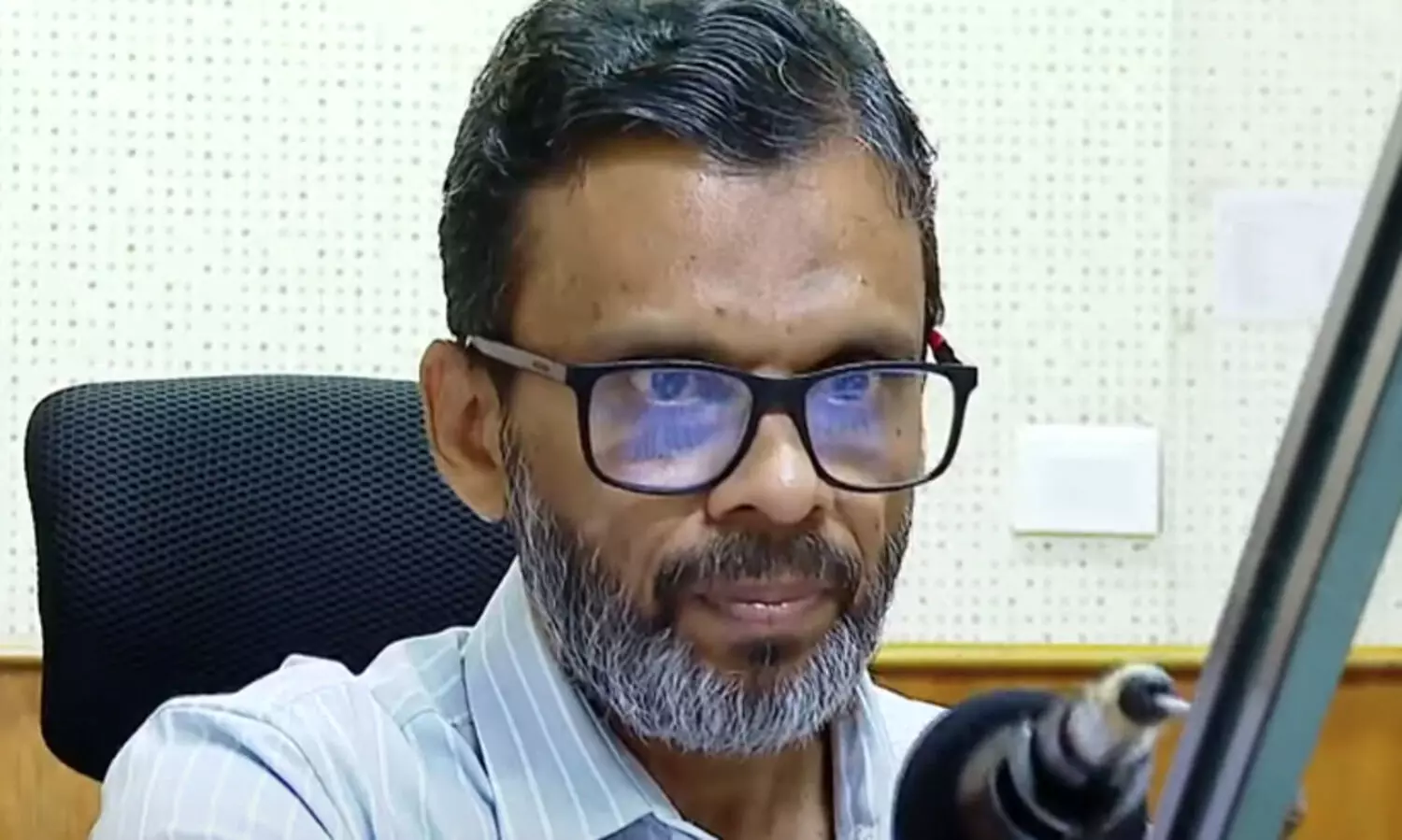 ‘വാര്‍ത്തകള്‍ വായിക്കുന്നത് ഹക്കീം കൂട്ടായി...’; 27 വര്‍ഷത്തെ സേവനത്തിനൊടുവിൽ ഹക്കീം കൂട്ടായി വിരമിക്കുന്നു