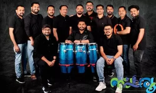 കൈ​മു​ട്ടി​പ്പാ​ട്ടി​​ന്റെ വൈ​ബു​മാ​യി മെ​ഹ്ഫി​ൽ ക​ലാ​കാ​ര​ന്മാ​ർ