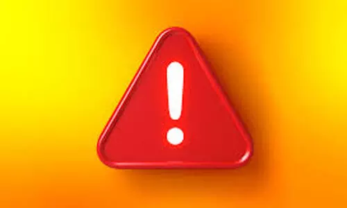 ജാ​ഗ്ര​തൈ!    റോ​ഡി​ൽ അ​പ​ക​ട​ക്കെ​ണി​യൊ​രു​ക്കി ത​ട്ടി​പ്പ് സ​ജീ​വം