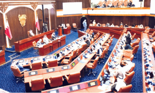 ഗ​താ​ഗ​ത നി​യ​മ​ലം​ഘ​നം; പി​ഴ അ​ട​ക്കാ​ൻ 30 ദി​വ​സ​ത്തെ കാ​ലാ​വ​ധി​ക്ക് പാ​ർ​ല​മെ​ന്‍റ് അം​ഗീ​കാ​രം