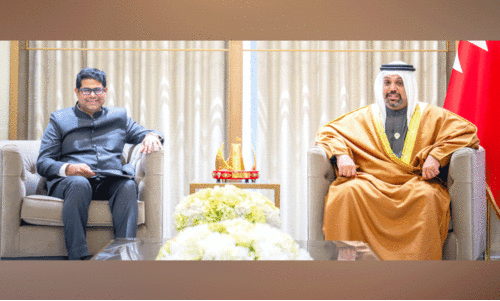 ബ​ഹ്റൈ​ൻ ധ​ന​കാ​ര്യ മ​ന്ത്രി​യു​മാ​യി കൂ​ടി​ക്കാ​ഴ്ച ന​ട​ത്തി ഇ​ന്ത്യ​ൻ അം​ബാ​സ​ഡ​ർ