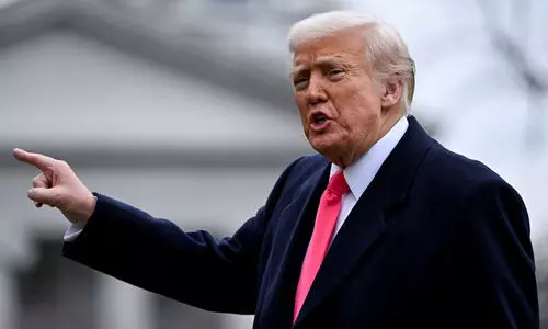 മെക്സിക്കൻ, കനേഡിയൻ ഉൽപ്പന്നങ്ങൾക്ക് അധിക തീരുവ; മാർച്ച് നാല് മുതൽ പ്രാബല്യത്തിൽ വരുമെന്ന് ട്രംപ്