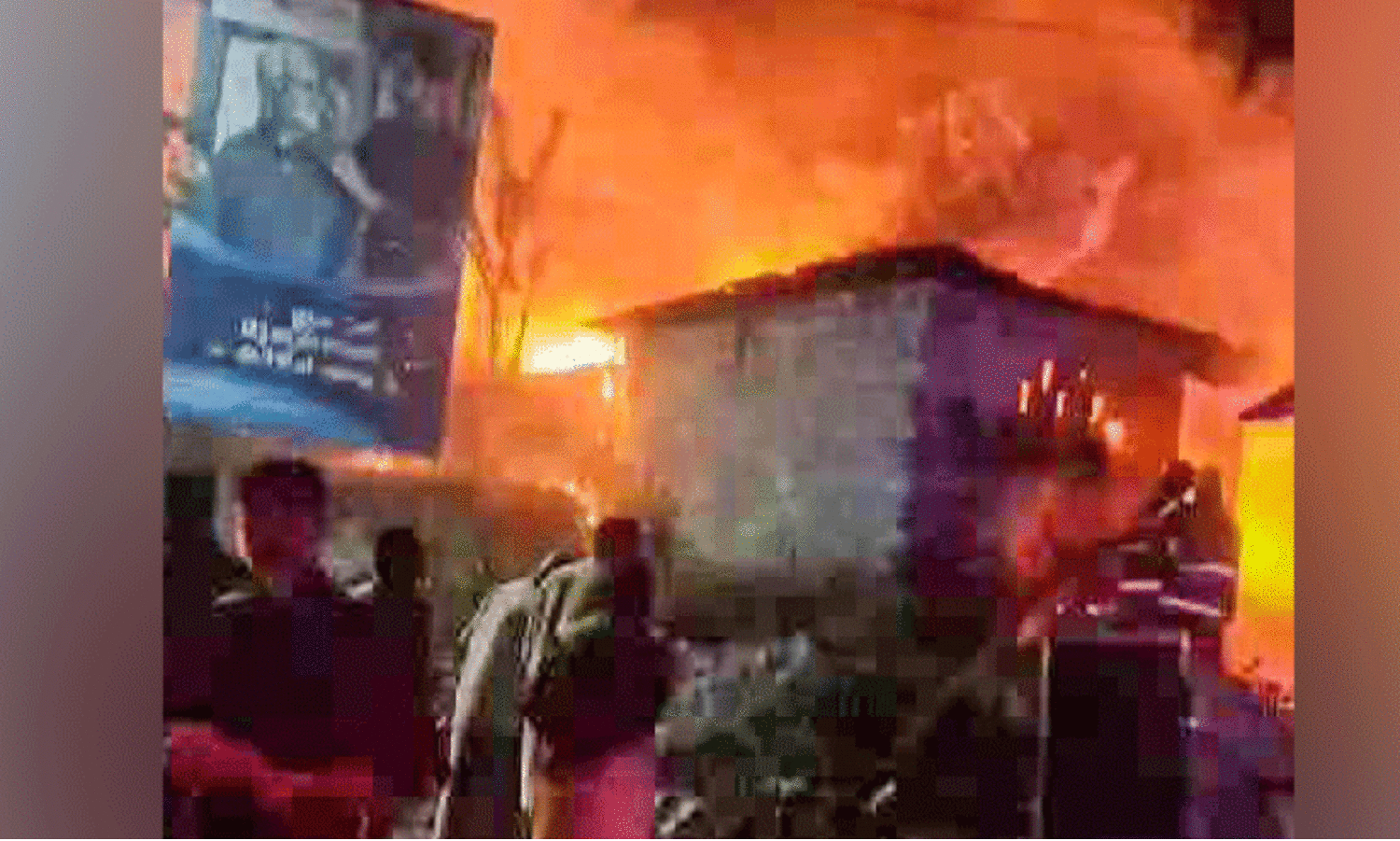 തേൻ പുഴ ഈസ്റ്റിൽ തീപിടിത്തം; പുരയിടവും വ്യാപാരസ്ഥാപനങ്ങളും കത്തിനശിച്ചു