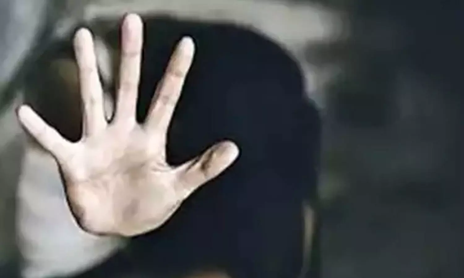 ക്ഷേത്രമുറ്റത്ത് കിടന്നുറങ്ങിയ ഏഴുവയസ്സുകാരിയെ തട്ടിക്കൊണ്ടുപോയി പീഡിപ്പിക്കാൻ ശ്രമം