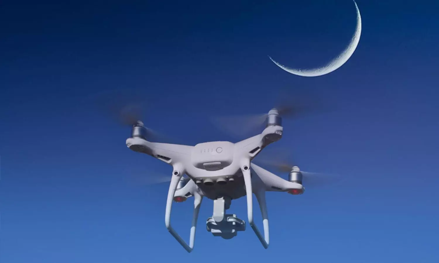 ലോകത്താദ്യമായി മാസപ്പിറവി നിരീക്ഷിക്കാൻ ഡ്രോണുകളെ രംഗത്തിറക്കി യു.എ.ഇ