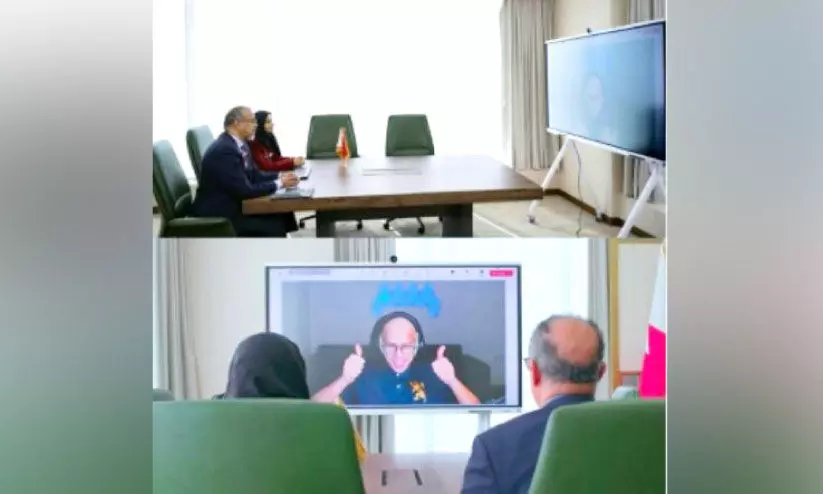 അം​ജ​ദ് അ​ൽ മു​ഹ​റ​ഖി‍യു​മാ​യി സം​സാ​രി​ച്ച് ഡ​യ​റ​ക്ട​ർ ജ​ന​റ​ൽ