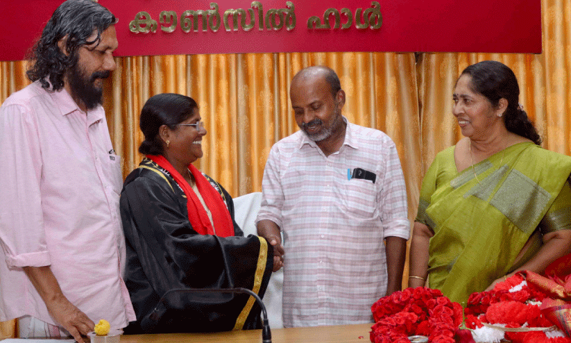 ഹണിക്ക് മൂന്നാം ഊഴം, ആദ്യമായി എസ്​. ജയൻ