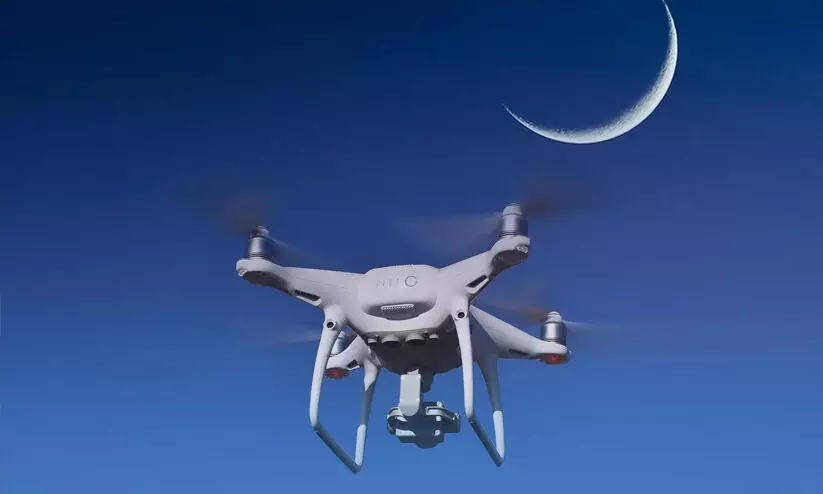 ലോകത്താദ്യമായി മാസപ്പിറവി നിരീക്ഷിക്കാൻ ഡ്രോണുകളെ രംഗത്തിറക്കി യു.എ.ഇ ലോകത്താദ്യമായി മാസപ്പിറവി നിരീക്ഷിക്കാൻ ഡ്രോണുകളെ രംഗത്തിറക്കി യു.എ.ഇ