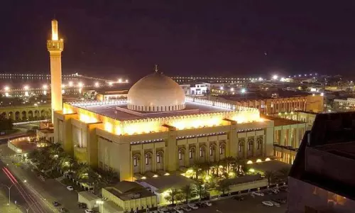 റ​മ​ദാ​നെ വ​ര​വേ​ൽ​ക്കാ​ൻ വി​ശ്വാ​സി​ക​ൾ ഒ​രു​ങ്ങി