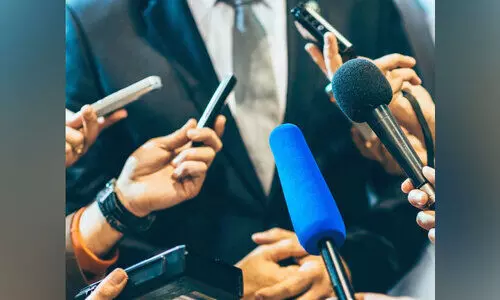 പൈ​ങ്കി​ളി​വ​ത്ക​രി​ക്ക​പ്പെ​ടു​ന്ന നാ​ലാം തൂ​ൺ