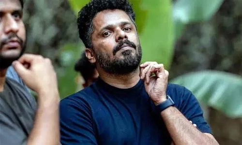 വയലൻസ് കാണിക്കുമ്പോൾ ഉത്തരവാദിത്തം വേണം, സിനിമ ജനങ്ങളെ സ്വാധീനിക്കും- ആഷിക് അബു