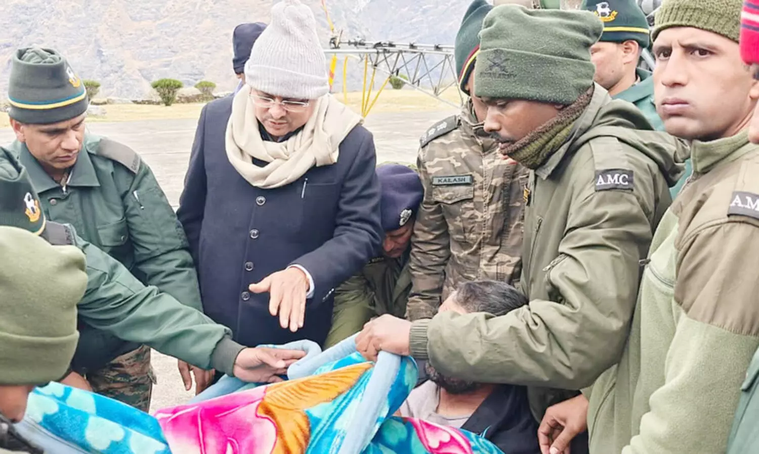 ബ​ദ​രി​നാ​ഥി​ലെ ഹി​മ​പാ​ത​ത്തി​ൽ കുടുങ്ങിയവരിൽ നാലു പേർ മരിച്ചു; അഞ്ചുപേർ ഇപ്പോഴും മഞ്ഞിനടിയിൽ