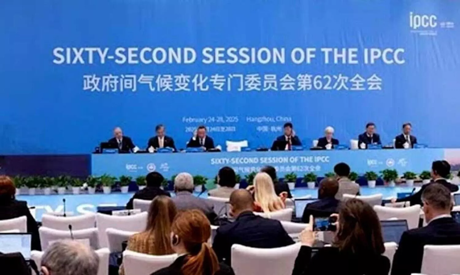 ട്രംപ്-സെലൻസ്‌കി ഏറ്റുമുട്ടൽ വാർത്തയിൽ മുഴുകി ലോകം; കാലാവസ്ഥാ പോരാട്ടത്തിന്റെ ഭാവിയിൽ തലപുകച്ച് ഐ.പി.സി.സി