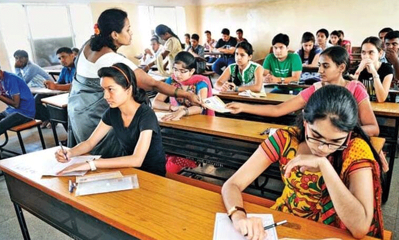 ഹയർ സെക്കൻഡറി പരീക്ഷ നടത്താൻ പ്രൈമറി അധ്യാപകർ; സ്കൂളുകളുടെ പ്രവർത്തനം താളംതെറ്റുമെന്ന് ഹയർ സെക്കൻഡറി പരീക്ഷ നടത്താൻ പ്രൈമറി അധ്യാപകർ; സ്കൂളുകളുടെ പ്രവർത്തനം താളംതെറ്റുമെന്ന്