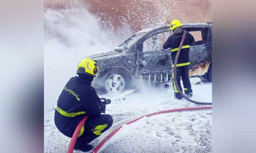 മ​സ്ക​ത്തി​ൽ കാ​റി​ന് തീ​പി​ടി​ച്ചു