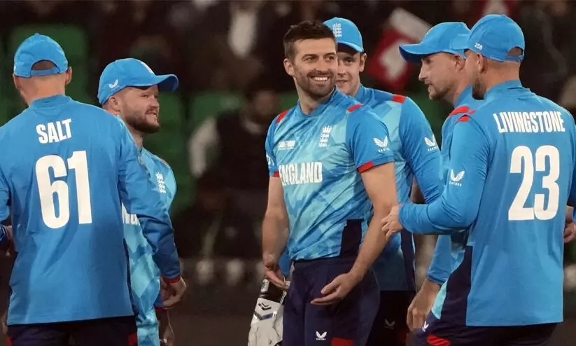 ഞങ്ങളെ താറടിക്കുന്നവർ എന്തുകൊണ്ട് അവരെ കുറിച്ച് മിണ്ടുന്നില്ല! ഇംഗ്ലണ്ട് ക്രിക്കറ്റിനെതിരെ മുൻ പാക് നായകൻ ഞങ്ങളെ താറടിക്കുന്നവർ എന്തുകൊണ്ട് അവരെ കുറിച്ച് മിണ്ടുന്നില്ല! ഇംഗ്ലണ്ട് ക്രിക്കറ്റിനെതിരെ മുൻ പാക് നായകൻ