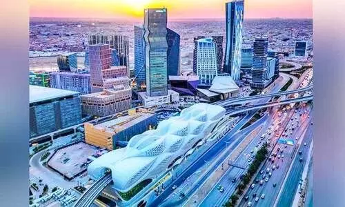 റി​യാ​ദ് മെ​ട്രോ സ​മ​യം പു​നഃ​ക്ര​മീ​ക​രി​ച്ചു; രാ​വി​ലെ എ​ട്ട്​ മു​ത​ൽ പു​ല​ർ​ച്ചെ ര​ണ്ടു​വ​രെ, വെ​ള്ളി​യാ​ഴ്ച  ഉ​ച്ച​ക്ക്​ 12 മു​ത​ൽ