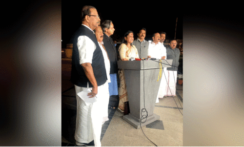 അ​ച്ച​ട​ക്കം ലം​ഘി​ച്ചാ​ൽ ക​ർ​ശ​ന ന​ട​പ​ടി- എ.​ഐ.​സി.​സി