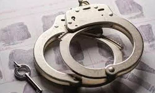 കേ​ര​ള​മേ നീ ​എ​ങ്ങോ​ട്ട്..?