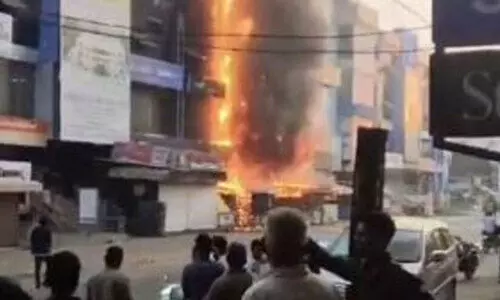 എ.​ടി.​എ​മ്മി​ൽ തീ​പി​ടി​ത്തം; 16 ല​ക്ഷം ക​ത്തി​ന​ശി​ച്ചു